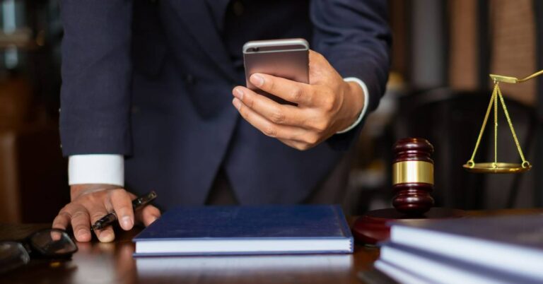 What is a legal answering service?